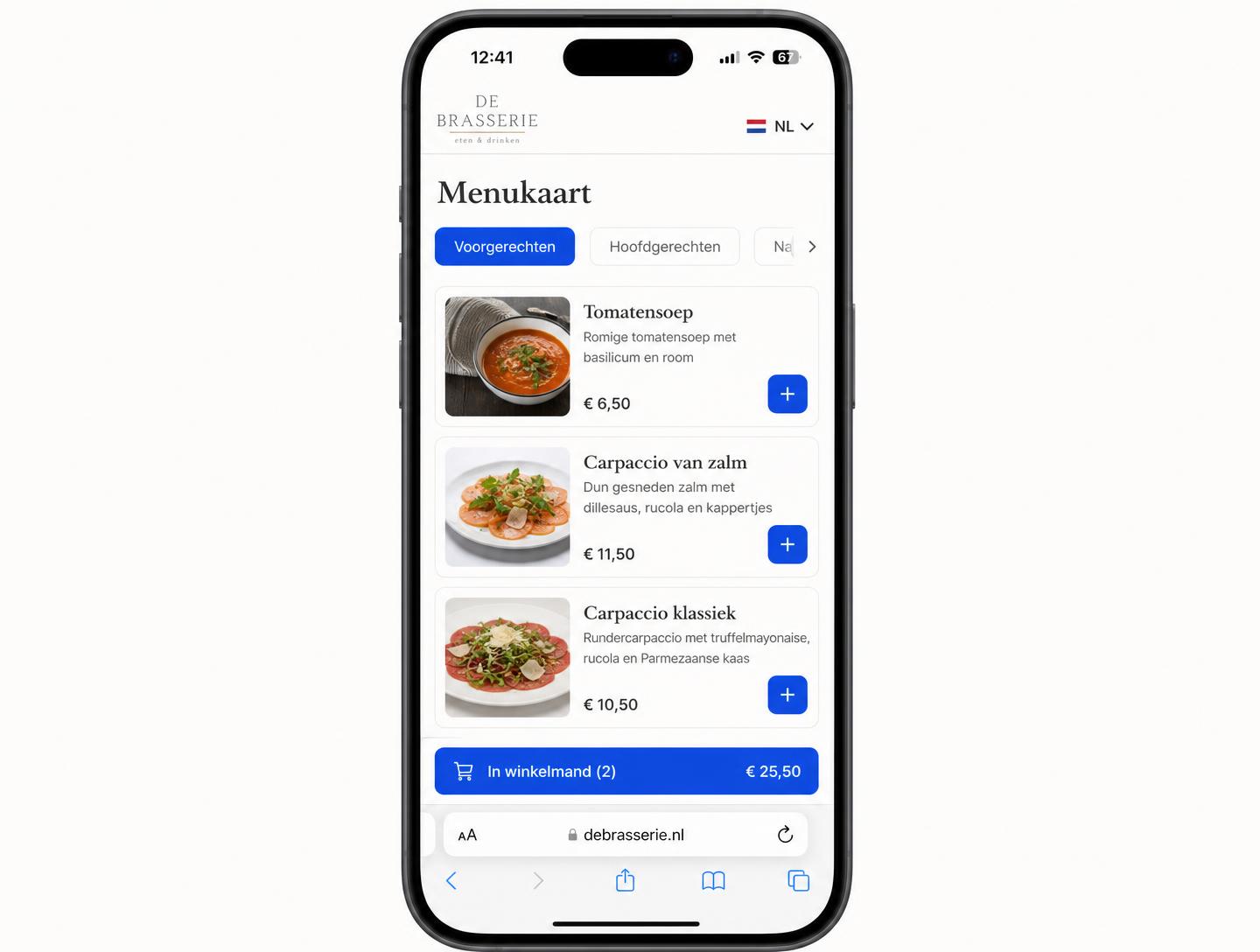 Mobiele QR-bestelomgeving van TableFlow met Nederlandse menukaart en winkelmand
